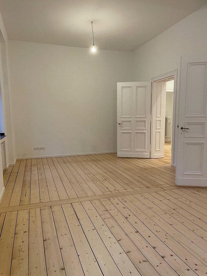 Prenájom bytu 3-izbový 86 m², Kreuzbergstraße 20, Düsseldorf, Severné Porýnie - Westfálsko Prenájom bytu 3-izbový 86 m², Kreuzbergstraße 20, Düsseldorf, Severné Porýnie - Westfálsko