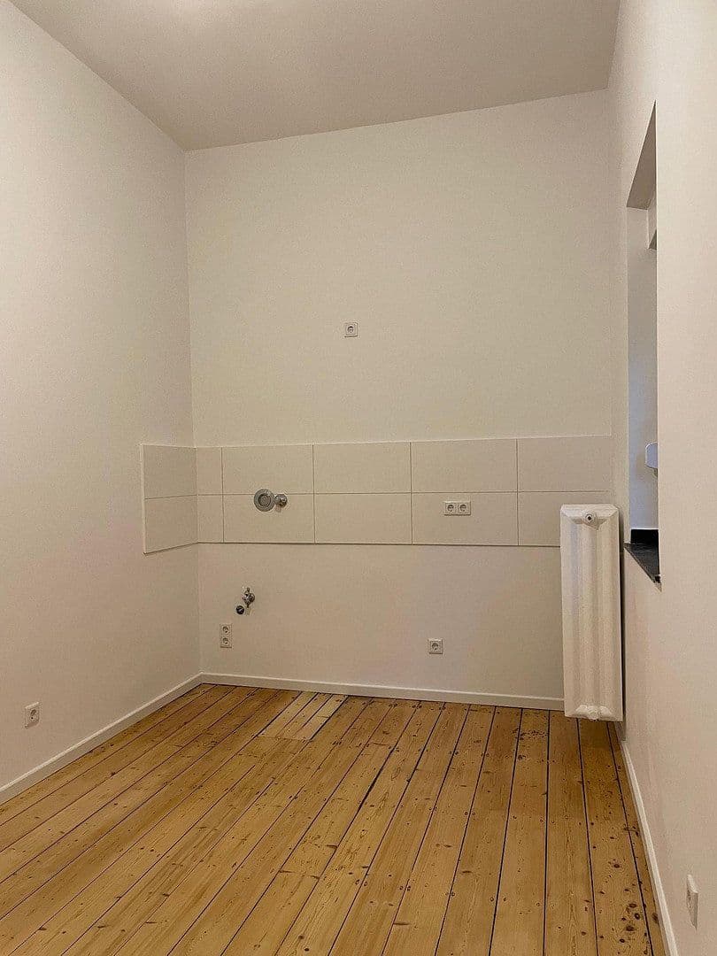 Prenájom bytu 3-izbový 86 m², Kreuzbergstraße 20, Düsseldorf, Severné Porýnie - Westfálsko Prenájom bytu 3-izbový 86 m², Kreuzbergstraße 20, Düsseldorf, Severné Porýnie - Westfálsko