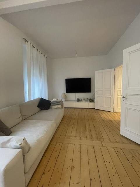 Prenájom bytu 3-izbový 86 m², Kreuzbergstraße 20, Düsseldorf, Severné Porýnie - Westfálsko Prenájom bytu 3-izbový 86 m², Kreuzbergstraße 20, Düsseldorf, Severné Porýnie - Westfálsko