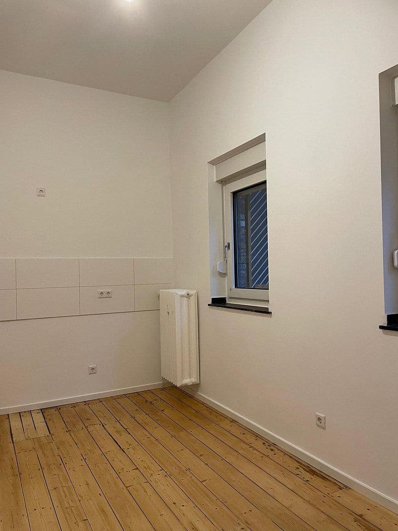Prenájom bytu 3-izbový 86 m², Kreuzbergstraße 20, Düsseldorf, Severné Porýnie - Westfálsko Prenájom bytu 3-izbový 86 m², Kreuzbergstraße 20, Düsseldorf, Severné Porýnie - Westfálsko
