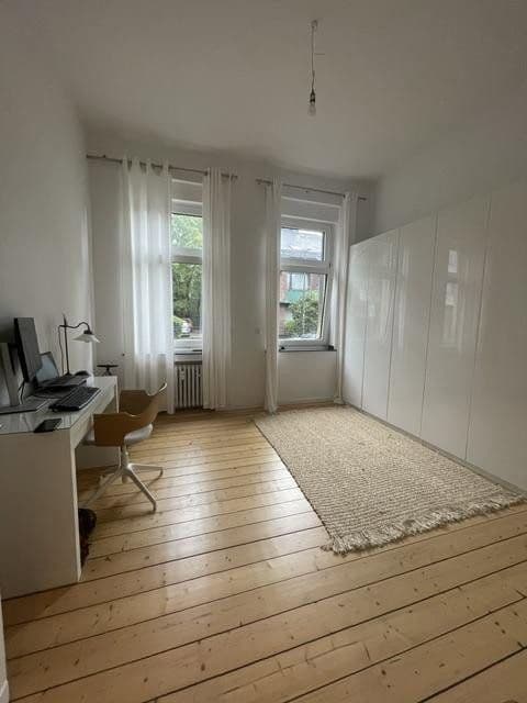 Prenájom bytu 3-izbový 86 m², Kreuzbergstraße 20, Düsseldorf, Severné Porýnie - Westfálsko Prenájom bytu 3-izbový 86 m², Kreuzbergstraße 20, Düsseldorf, Severné Porýnie - Westfálsko
