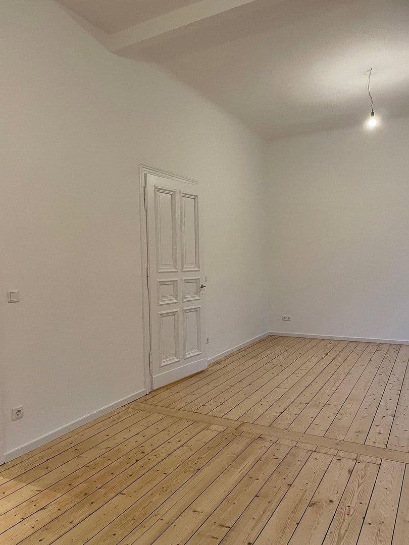 Prenájom bytu 3-izbový 86 m², Kreuzbergstraße 20, Düsseldorf, Severné Porýnie - Westfálsko Prenájom bytu 3-izbový 86 m², Kreuzbergstraße 20, Düsseldorf, Severné Porýnie - Westfálsko