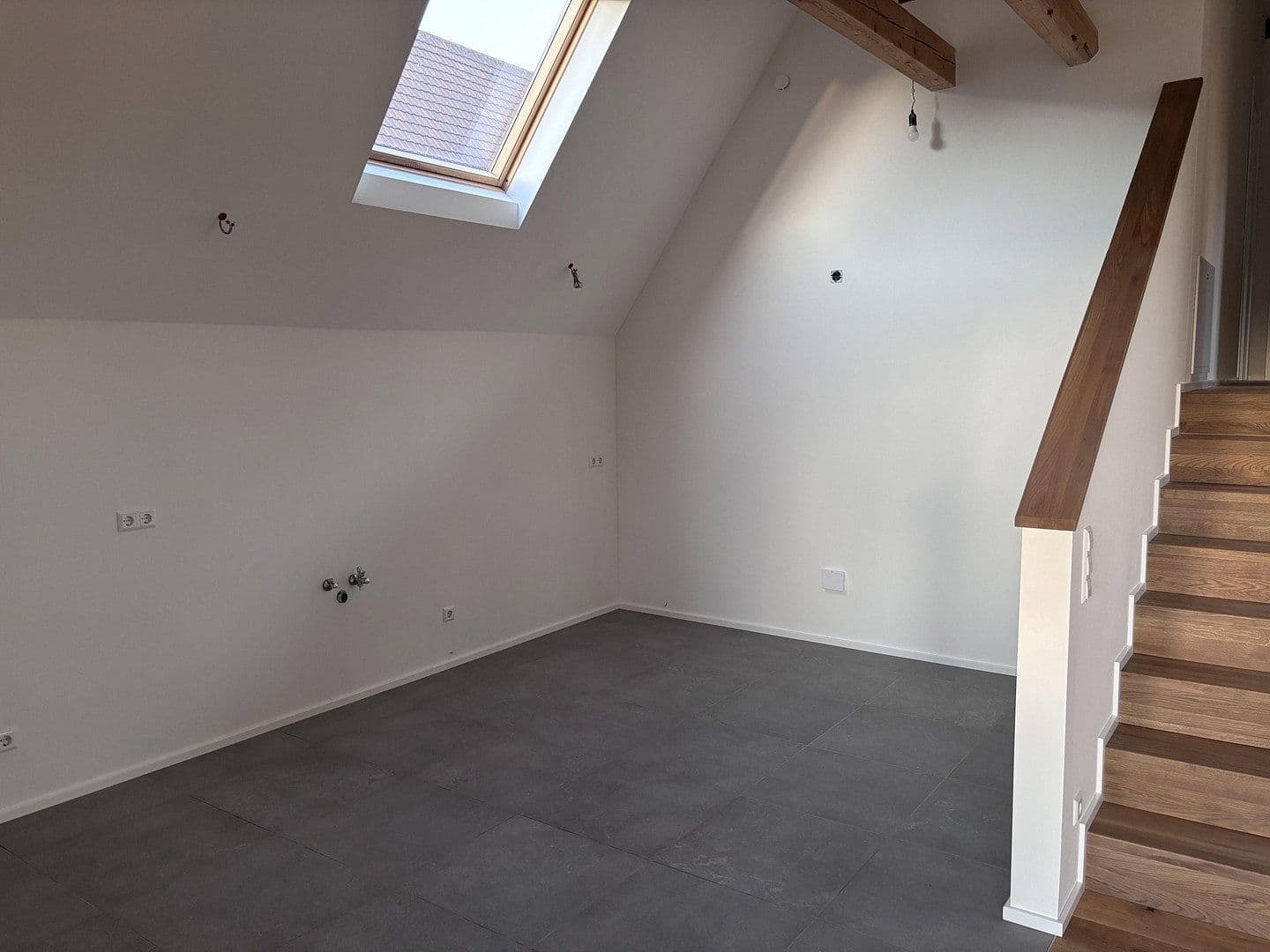Prenájom bytu 4-izbový 147 m², Niefern-Öschelbronn, Bádensko-Wurttembersko Prenájom bytu 4-izbový 147 m², Niefern-Öschelbronn, Bádensko-Wurttembersko