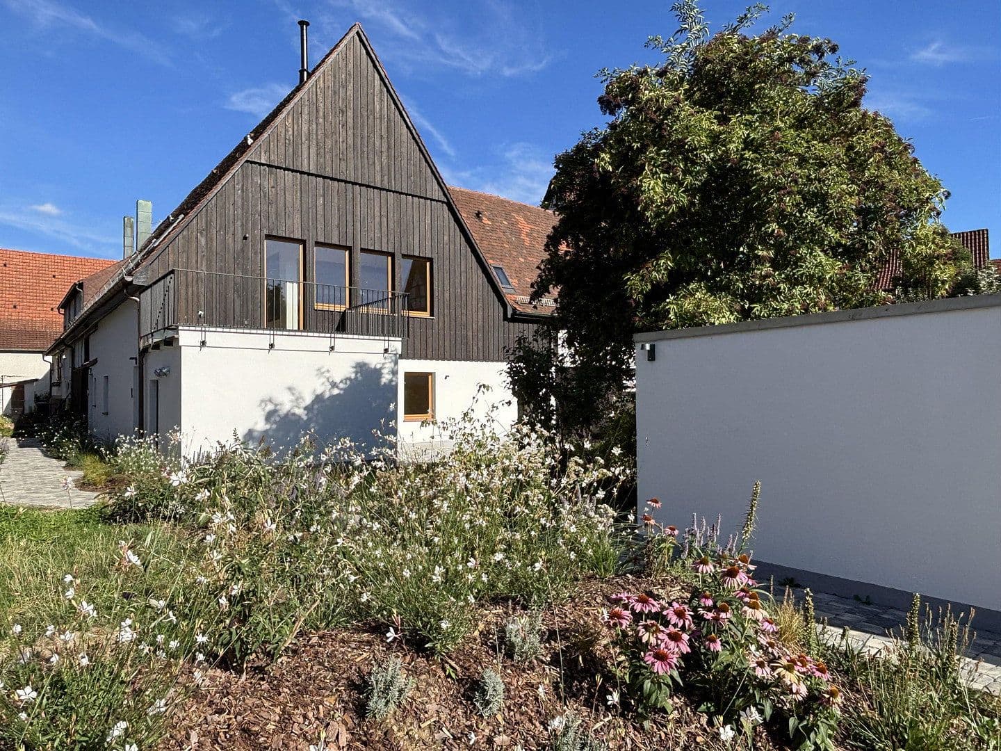 Prenájom bytu 4-izbový 147 m², Niefern-Öschelbronn, Bádensko-Wurttembersko Prenájom bytu 4-izbový 147 m², Niefern-Öschelbronn, Bádensko-Wurttembersko