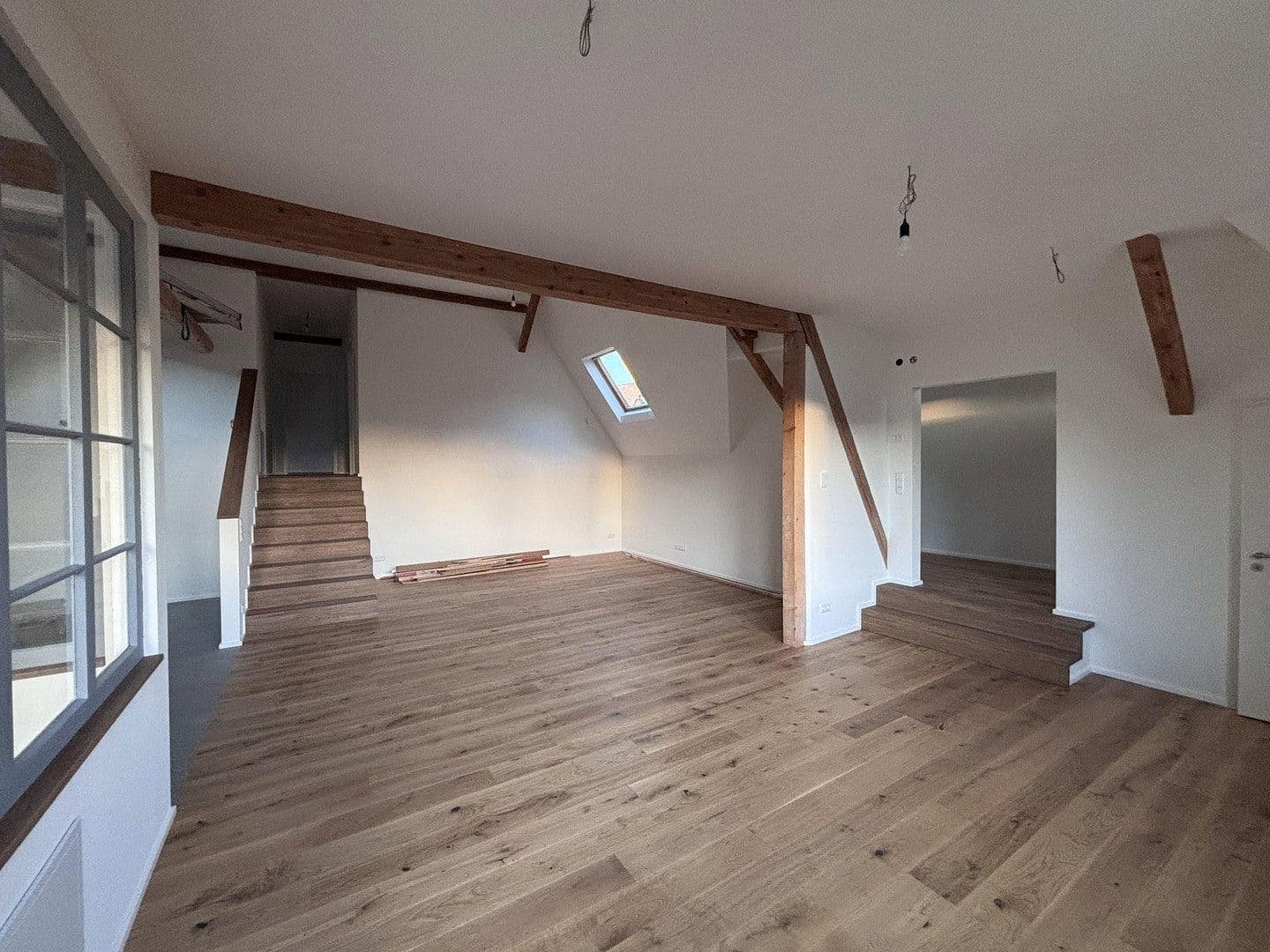 Prenájom bytu 4-izbový 147 m², Niefern-Öschelbronn, Bádensko-Wurttembersko Prenájom bytu 4-izbový 147 m², Niefern-Öschelbronn, Bádensko-Wurttembersko