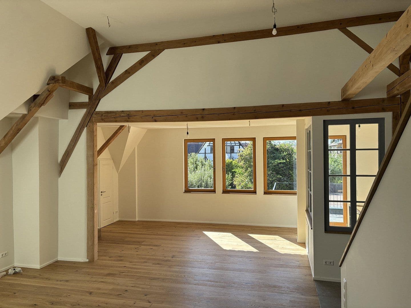 Prenájom bytu 4-izbový 147 m², Niefern-Öschelbronn, Bádensko-Wurttembersko Prenájom bytu 4-izbový 147 m², Niefern-Öschelbronn, Bádensko-Wurttembersko
