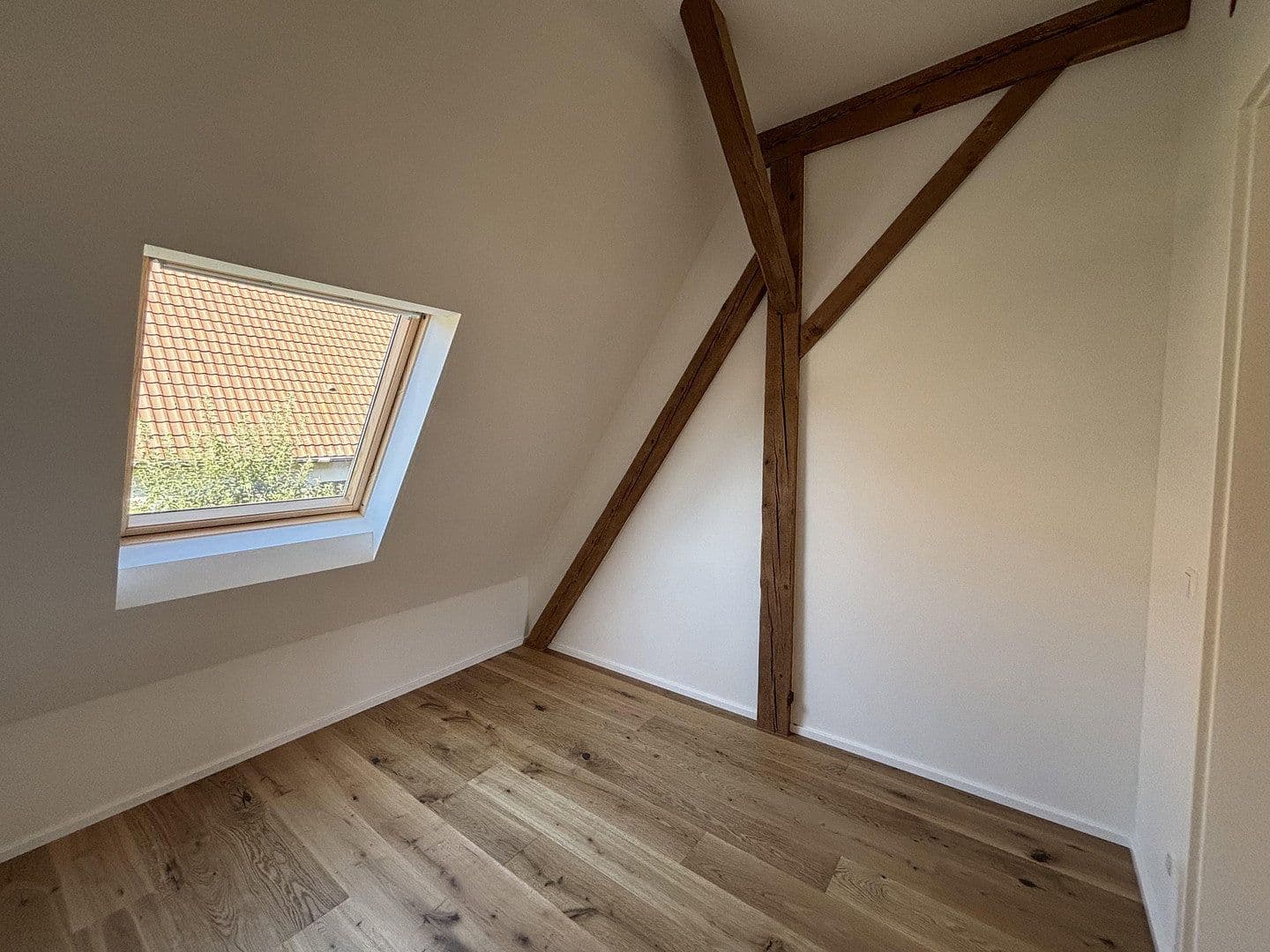 Prenájom bytu 4-izbový 147 m², Niefern-Öschelbronn, Bádensko-Wurttembersko Prenájom bytu 4-izbový 147 m², Niefern-Öschelbronn, Bádensko-Wurttembersko