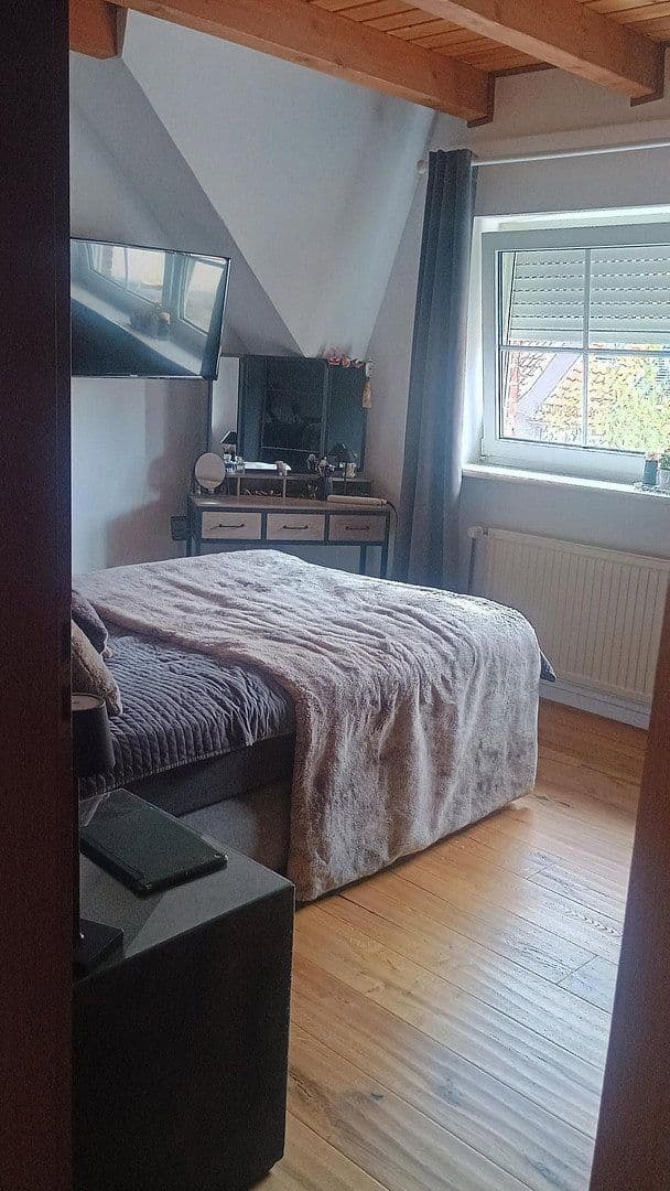 Prenájom bytu 3-izbový 110 m², Kreuzstr. 3A, Rinteln, Dolné Sasko Prenájom bytu 3-izbový 110 m², Kreuzstr. 3A, Rinteln, Dolné Sasko