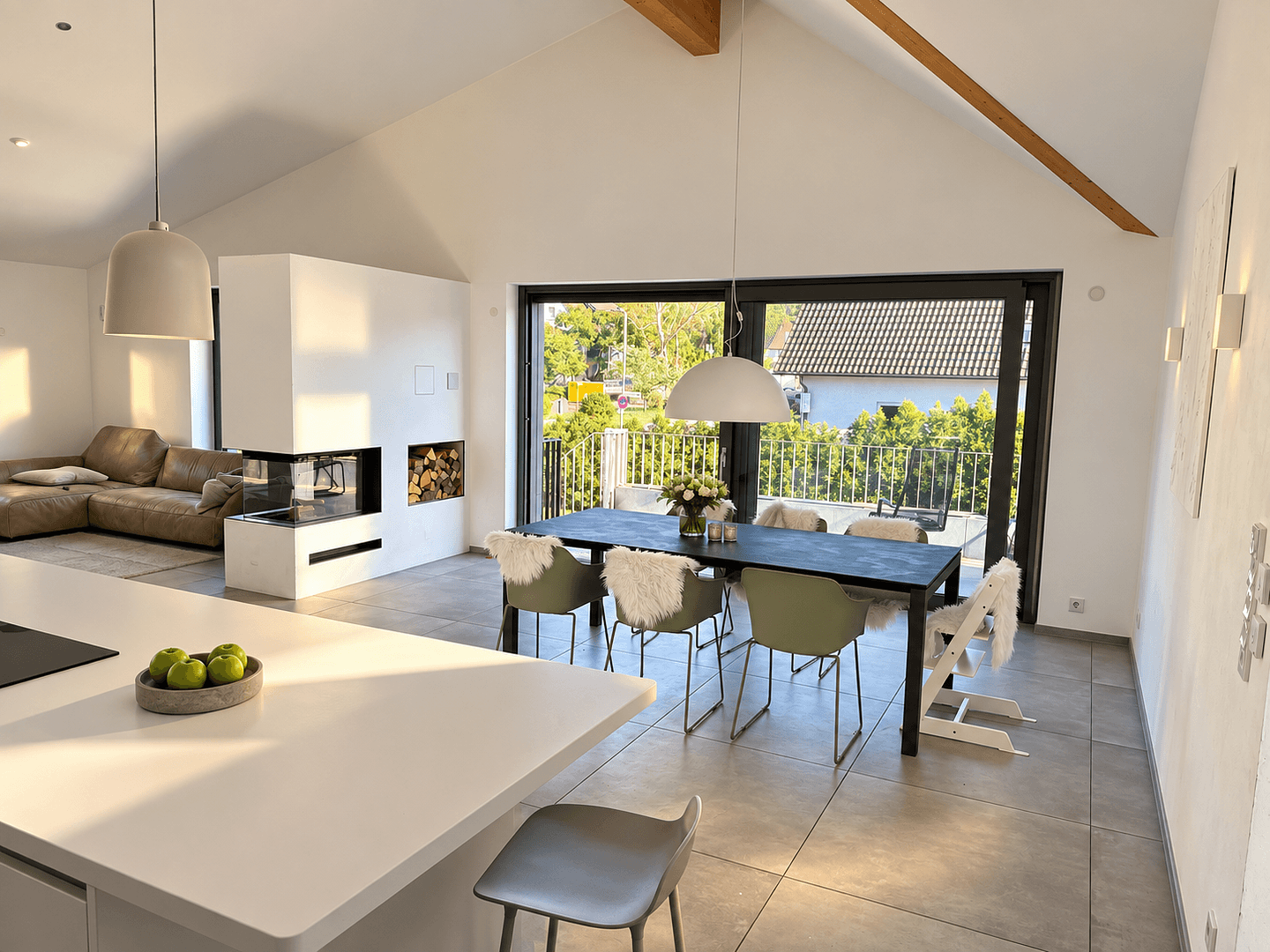 Predaj domu 280 m², pozemok 450 m², Tannenstrasse 14, Seeheim-Jugenheim, Hesensko Predaj domu 280 m², pozemok 450 m², Tannenstrasse 14, Seeheim-Jugenheim, Hesensko