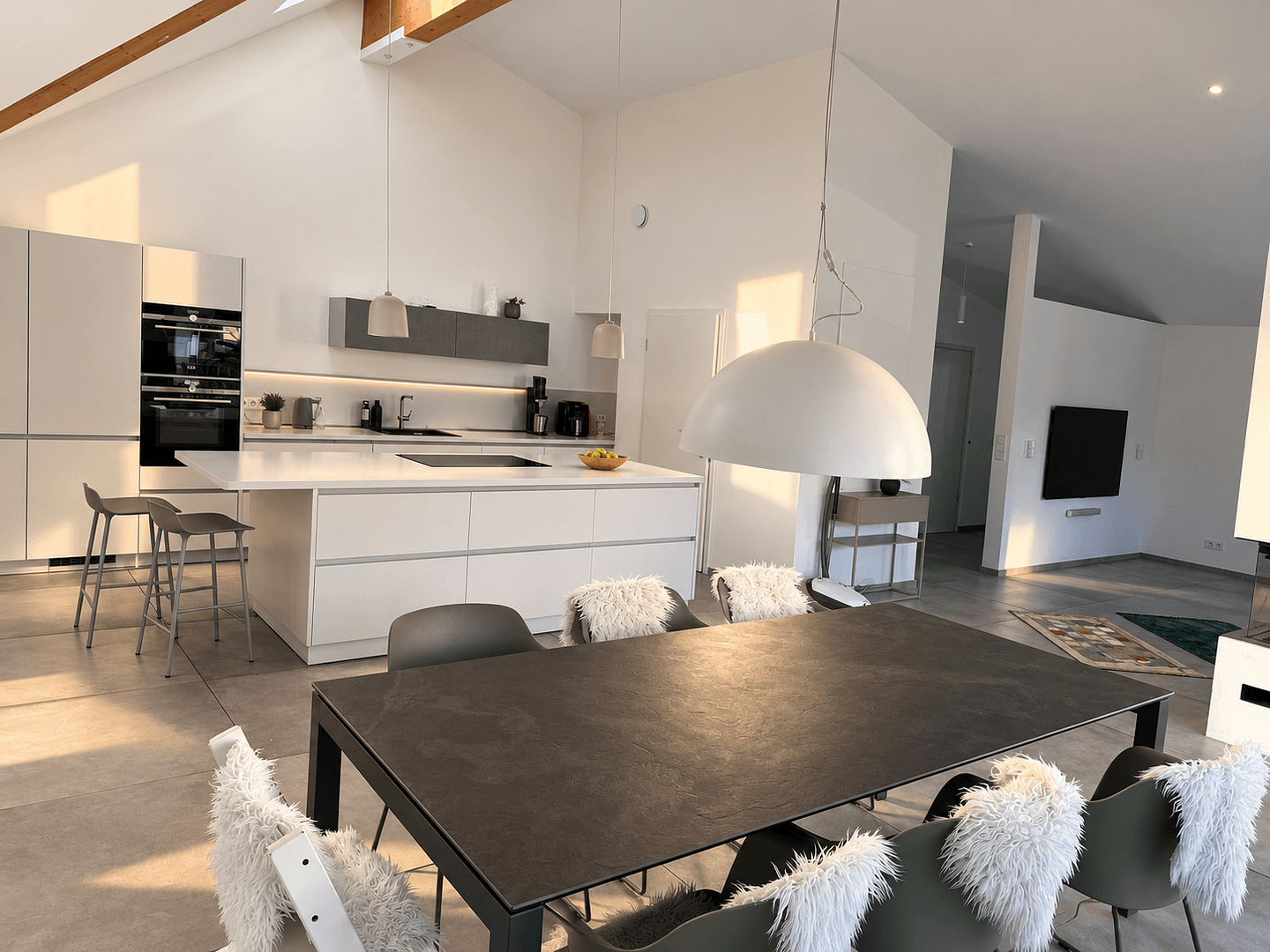 Predaj domu 280 m², pozemok 450 m², Tannenstrasse 14, Seeheim-Jugenheim, Hesensko Predaj domu 280 m², pozemok 450 m², Tannenstrasse 14, Seeheim-Jugenheim, Hesensko