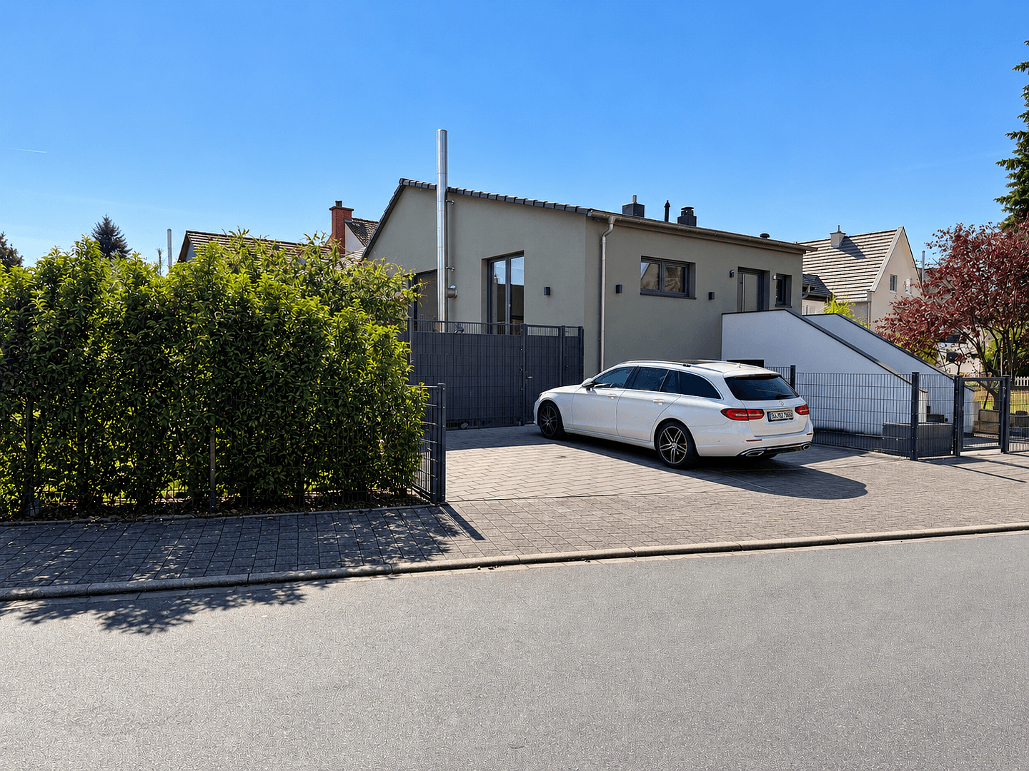 Predaj domu 280 m², pozemok 450 m², Tannenstrasse 14, Seeheim-Jugenheim, Hesensko Predaj domu 280 m², pozemok 450 m², Tannenstrasse 14, Seeheim-Jugenheim, Hesensko