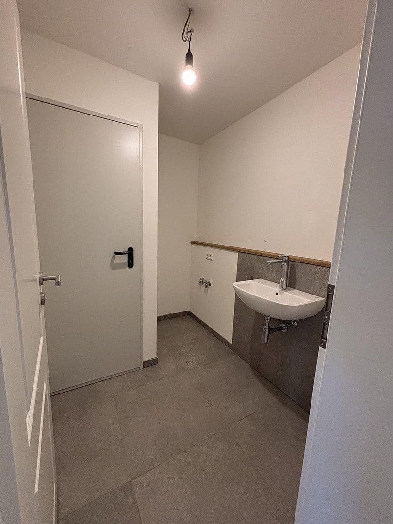 Prenájom bytu 3-izbový 133 m², Niefern-Öschelbronn, Bádensko-Wurttembersko Prenájom bytu 3-izbový 133 m², Niefern-Öschelbronn, Bádensko-Wurttembersko