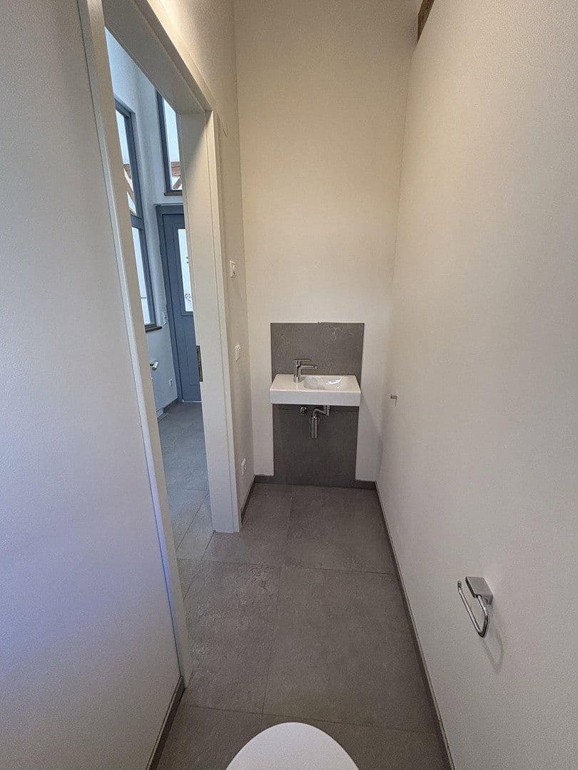Prenájom bytu 3-izbový 133 m², Niefern-Öschelbronn, Bádensko-Wurttembersko Prenájom bytu 3-izbový 133 m², Niefern-Öschelbronn, Bádensko-Wurttembersko