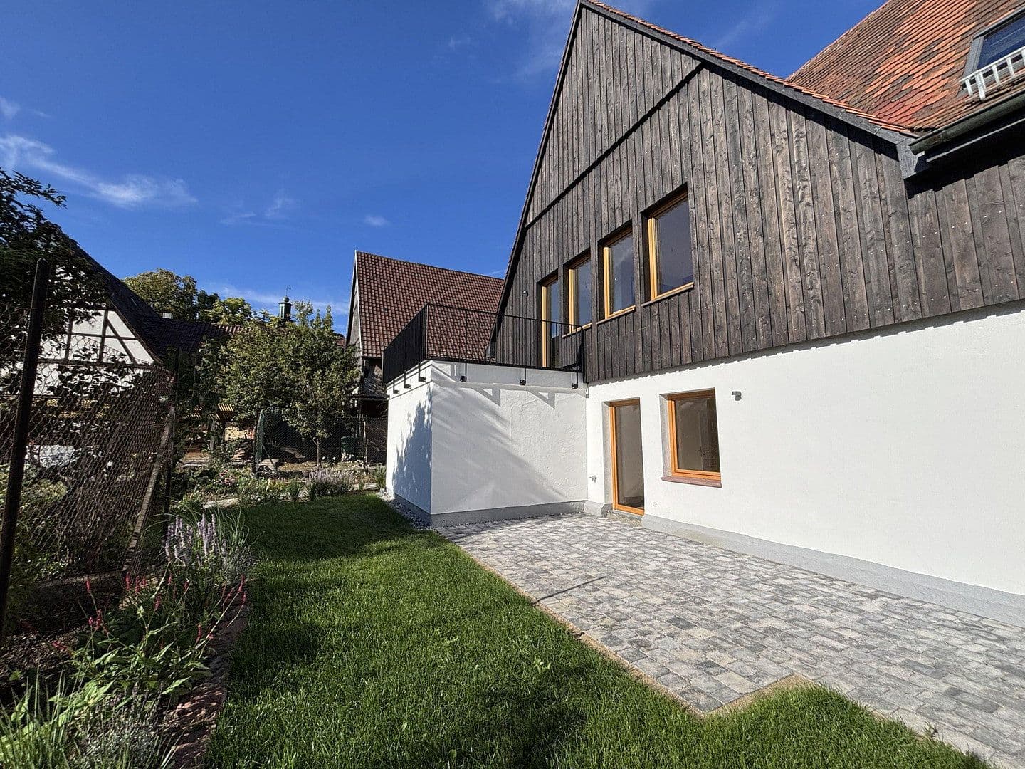 Prenájom bytu 3-izbový 133 m², Niefern-Öschelbronn, Bádensko-Wurttembersko Prenájom bytu 3-izbový 133 m², Niefern-Öschelbronn, Bádensko-Wurttembersko