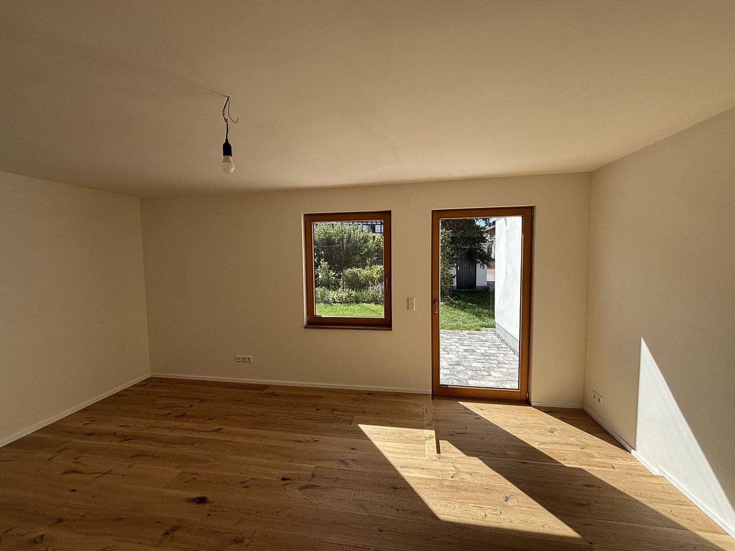 Prenájom bytu 3-izbový 133 m², Niefern-Öschelbronn, Bádensko-Wurttembersko Prenájom bytu 3-izbový 133 m², Niefern-Öschelbronn, Bádensko-Wurttembersko