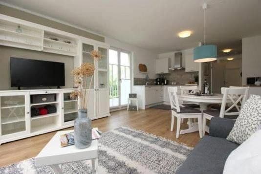 Predaj bytu 2-izbový 64 m², Ernst-Moritz-Arndt-Straße 2e, Dierhagen, Meklenbursko-Predpomoransko Predaj bytu 2-izbový 64 m², Ernst-Moritz-Arndt-Straße 2e, Dierhagen, Meklenbursko-Predpomoransko
