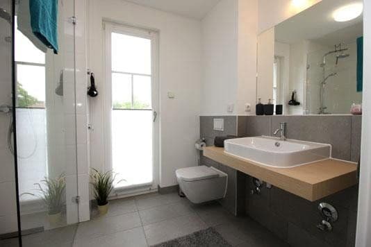 Predaj bytu 2-izbový 64 m², Ernst-Moritz-Arndt-Straße 2e, Dierhagen, Meklenbursko-Predpomoransko Predaj bytu 2-izbový 64 m², Ernst-Moritz-Arndt-Straße 2e, Dierhagen, Meklenbursko-Predpomoransko
