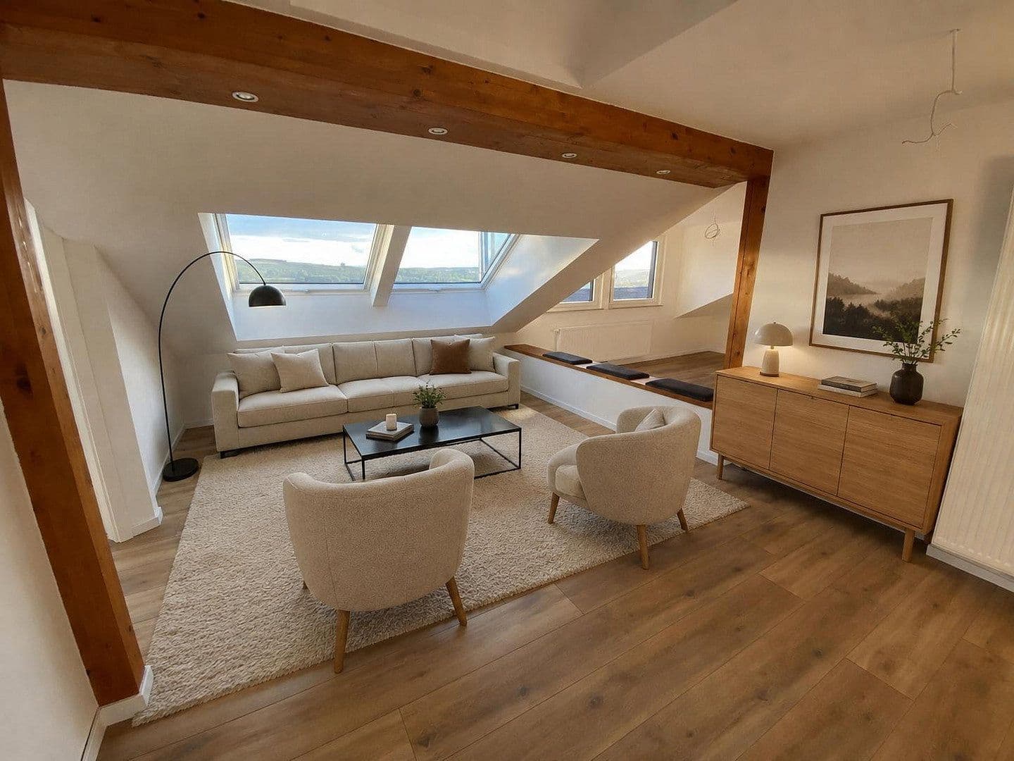 Prenájom bytu 4-izbový 106 m², Nürtingen, Bádensko-Wurttembersko Prenájom bytu 4-izbový 106 m², Nürtingen, Bádensko-Wurttembersko