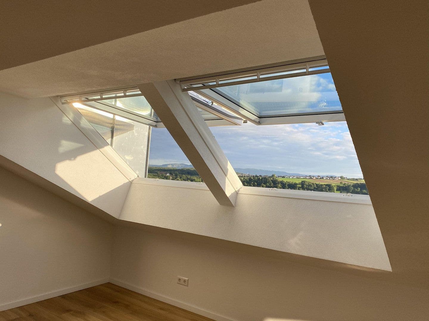 Prenájom bytu 4-izbový 106 m², Nürtingen, Bádensko-Wurttembersko Prenájom bytu 4-izbový 106 m², Nürtingen, Bádensko-Wurttembersko