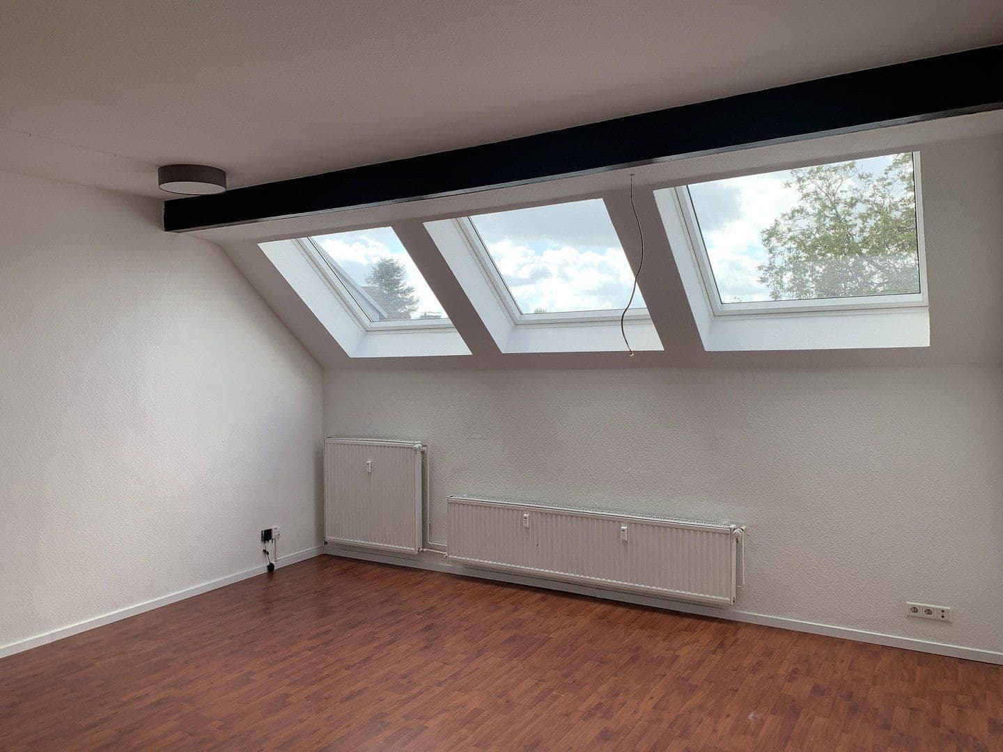 Prenájom bytu 4-izbový 92 m², Burscheider Str. 106b, Leverkusen, Severné Porýnie - Westfálsko Prenájom bytu 4-izbový 92 m², Burscheider Str. 106b, Leverkusen, Severné Porýnie - Westfálsko