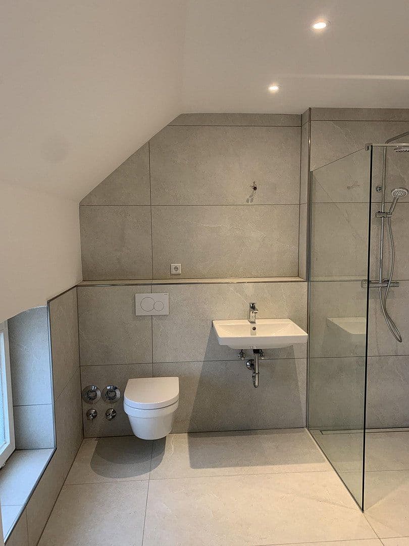 Prenájom bytu 4-izbový 92 m², Burscheider Str. 106b, Leverkusen, Severné Porýnie - Westfálsko Prenájom bytu 4-izbový 92 m², Burscheider Str. 106b, Leverkusen, Severné Porýnie - Westfálsko
