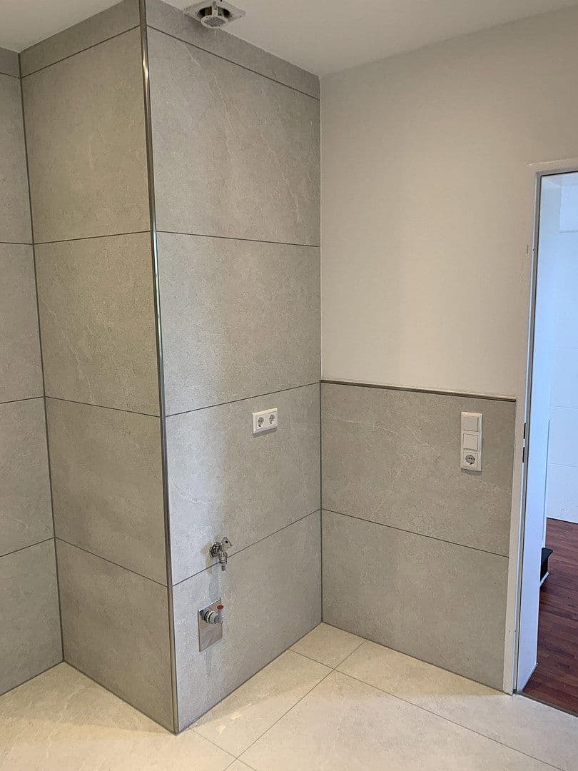Prenájom bytu 4-izbový 92 m², Burscheider Str. 106b, Leverkusen, Severné Porýnie - Westfálsko Prenájom bytu 4-izbový 92 m², Burscheider Str. 106b, Leverkusen, Severné Porýnie - Westfálsko