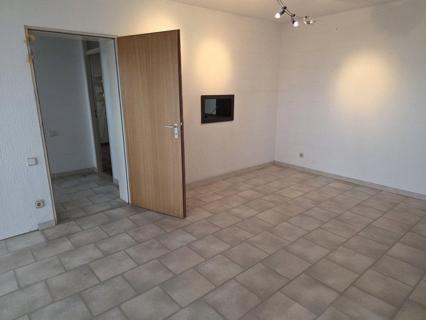 Prenájom bytu 3-izbový 100 m², Katharinenstraße 6, Essen, Severné Porýnie - Westfálsko Prenájom bytu 3-izbový 100 m², Katharinenstraße 6, Essen, Severné Porýnie - Westfálsko
