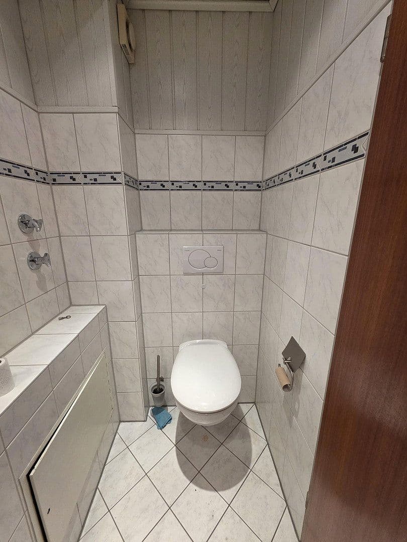 Prenájom bytu 3-izbový 100 m², Katharinenstraße 6, Essen, Severné Porýnie - Westfálsko Prenájom bytu 3-izbový 100 m², Katharinenstraße 6, Essen, Severné Porýnie - Westfálsko