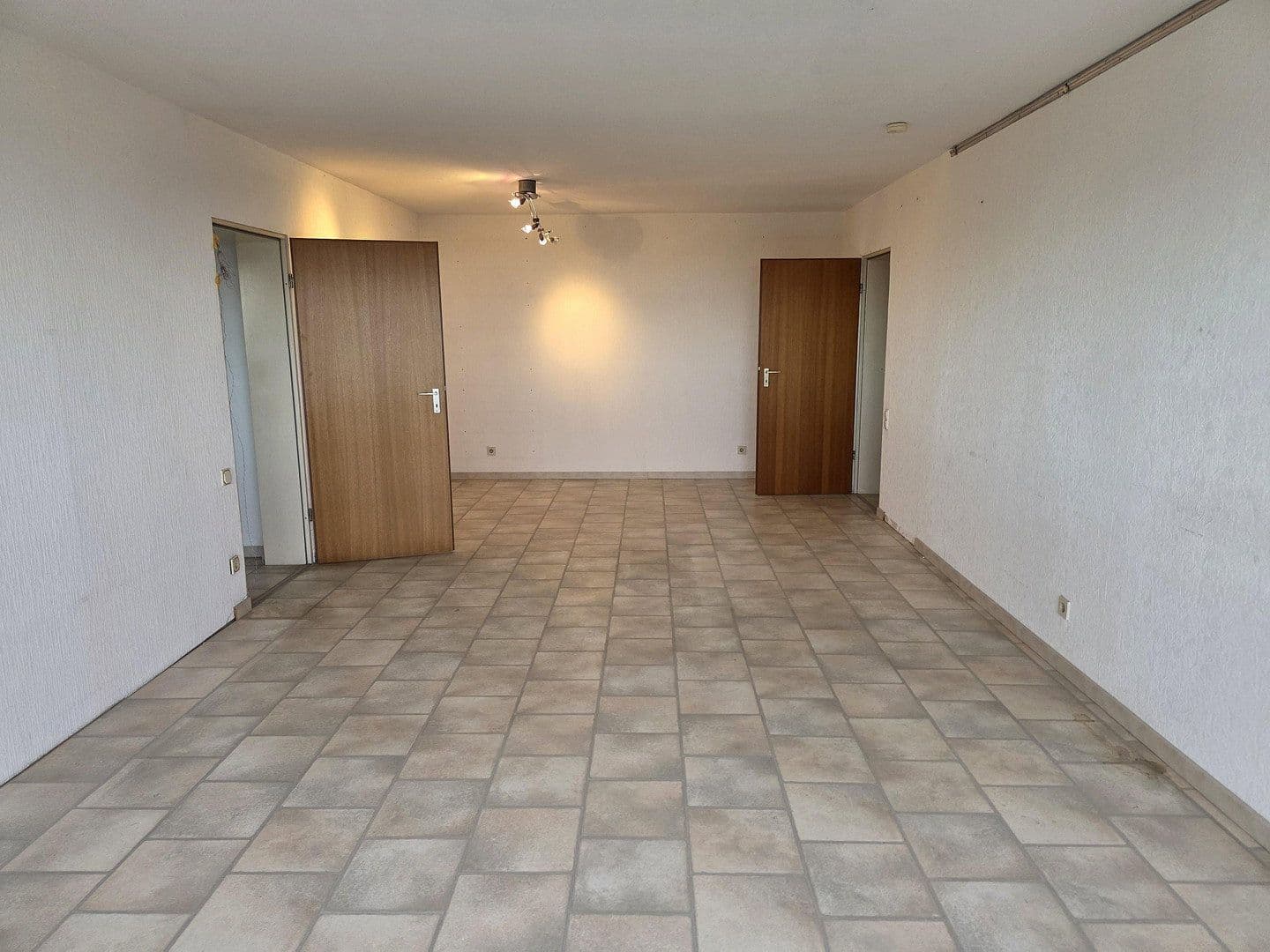Prenájom bytu 3-izbový 100 m², Katharinenstraße 6, Essen, Severné Porýnie - Westfálsko Prenájom bytu 3-izbový 100 m², Katharinenstraße 6, Essen, Severné Porýnie - Westfálsko