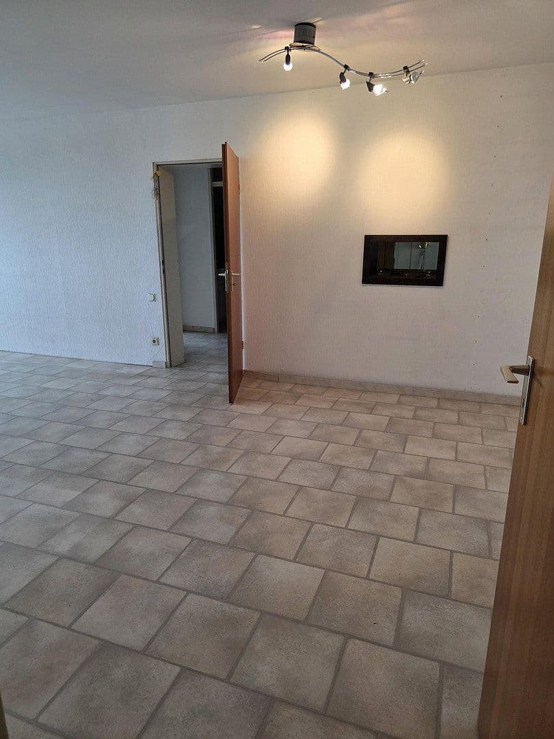 Prenájom bytu 3-izbový 100 m², Katharinenstraße 6, Essen, Severné Porýnie - Westfálsko Prenájom bytu 3-izbový 100 m², Katharinenstraße 6, Essen, Severné Porýnie - Westfálsko
