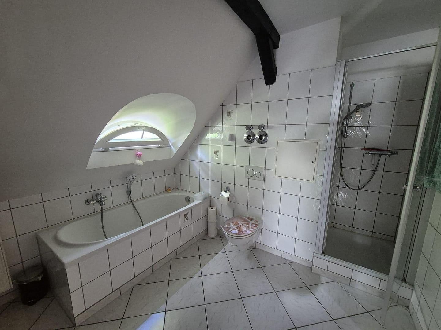Prenájom bytu 4-izbový 122 m², Trier, Porýnie-Falcko Prenájom bytu 4-izbový 122 m², Trier, Porýnie-Falcko