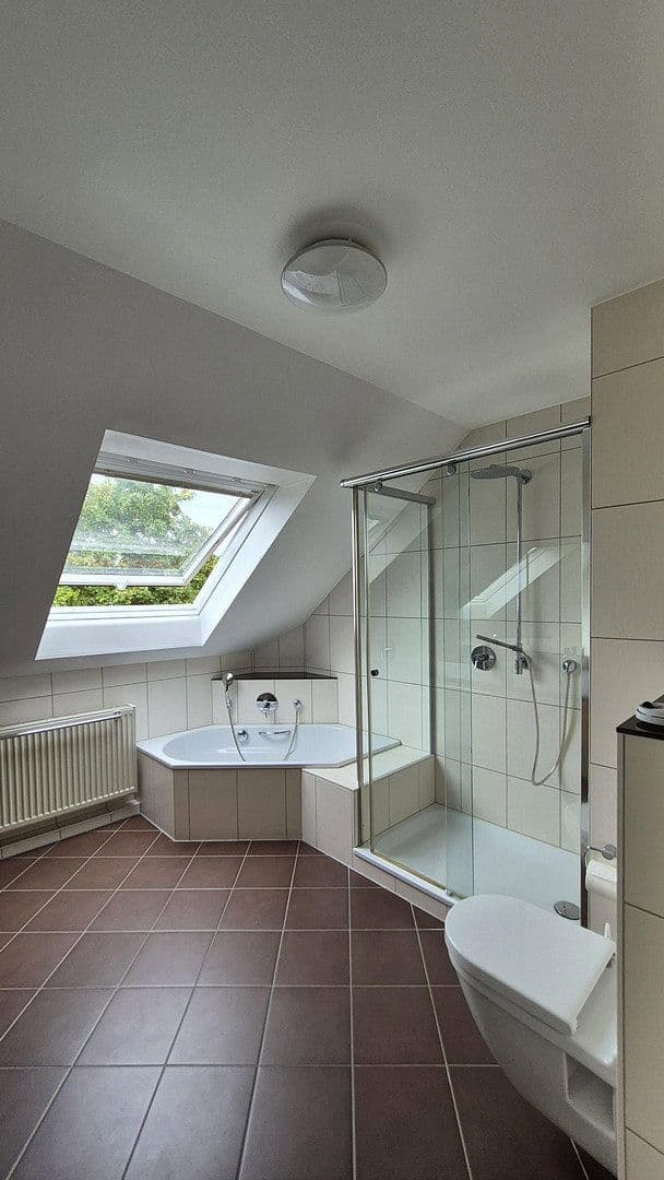 Predaj domu 154 m², pozemok 376 m², Gelnhausen, Hesensko Predaj domu 154 m², pozemok 376 m², Gelnhausen, Hesensko