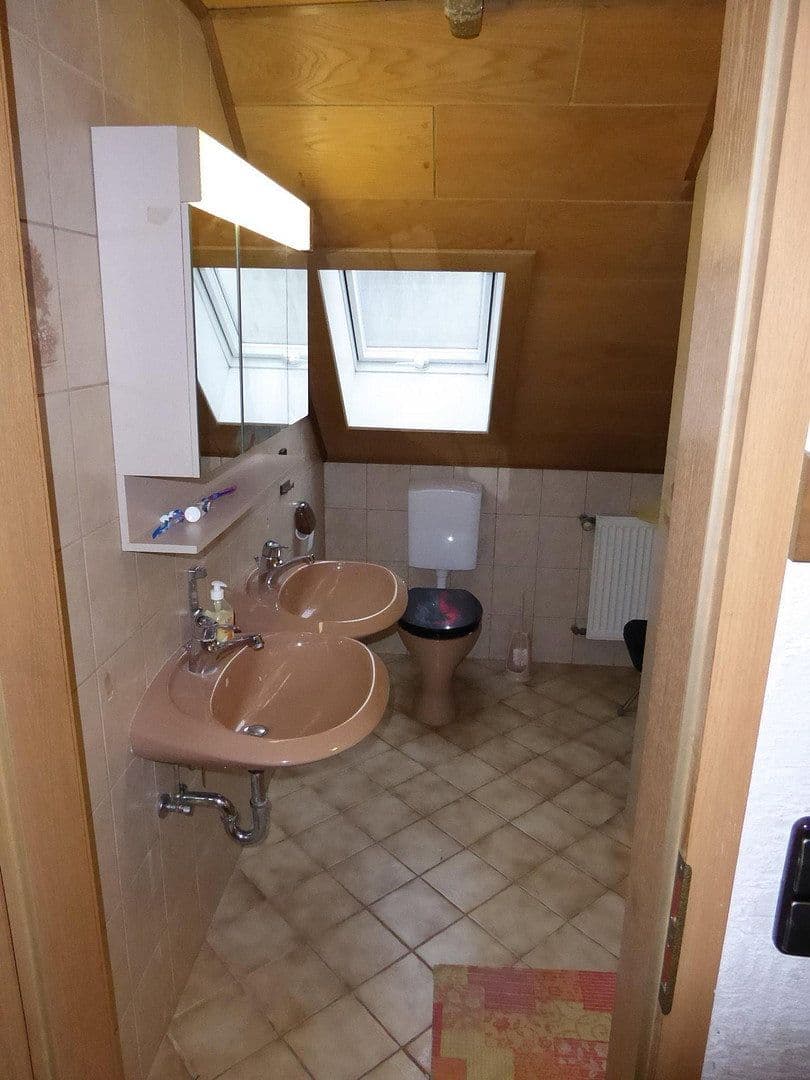 Predaj domu 135 m², pozemok 105 m², Schulstraße 6, Niedernhall, Bádensko-Wurttembersko Predaj domu 135 m², pozemok 105 m², Schulstraße 6, Niedernhall, Bádensko-Wurttembersko