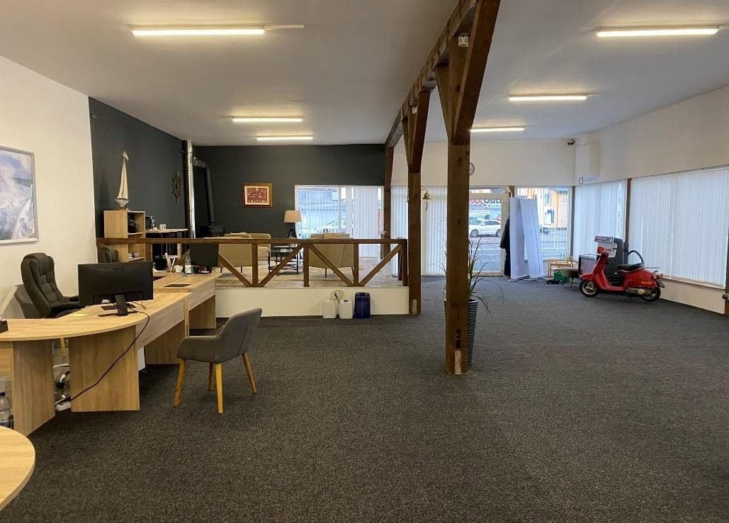 Predaj domu 690 m², pozemok 1.833 m², Cuxhaven, Dolné Sasko Predaj domu 690 m², pozemok 1.833 m², Cuxhaven, Dolné Sasko