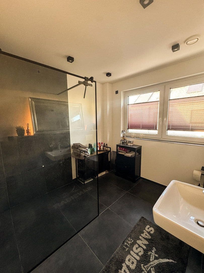 Predaj domu 130 m², pozemok 320 m², Schwerte, Severné Porýnie - Westfálsko Predaj domu 130 m², pozemok 320 m², Schwerte, Severné Porýnie - Westfálsko
