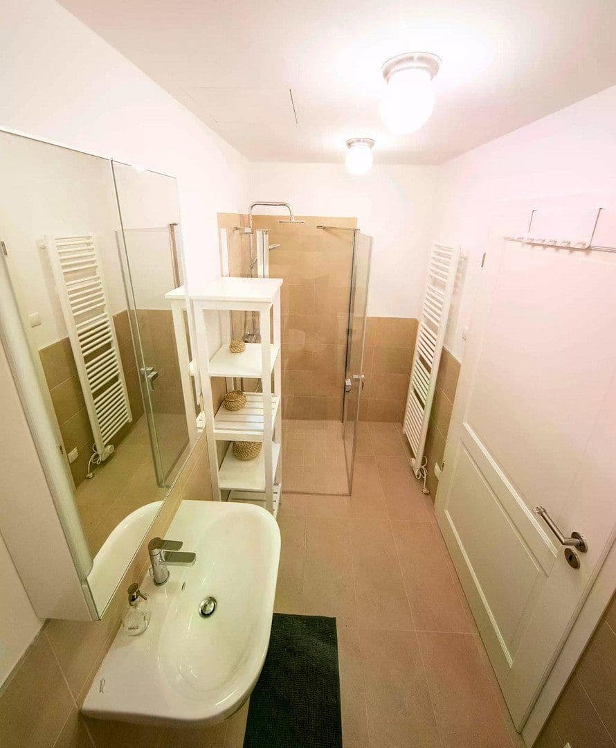 Prenájom bytu 4-izbový 112 m², Braubachstraße 27, Frankfurt, Hesensko Prenájom bytu 4-izbový 112 m², Braubachstraße 27, Frankfurt, Hesensko
