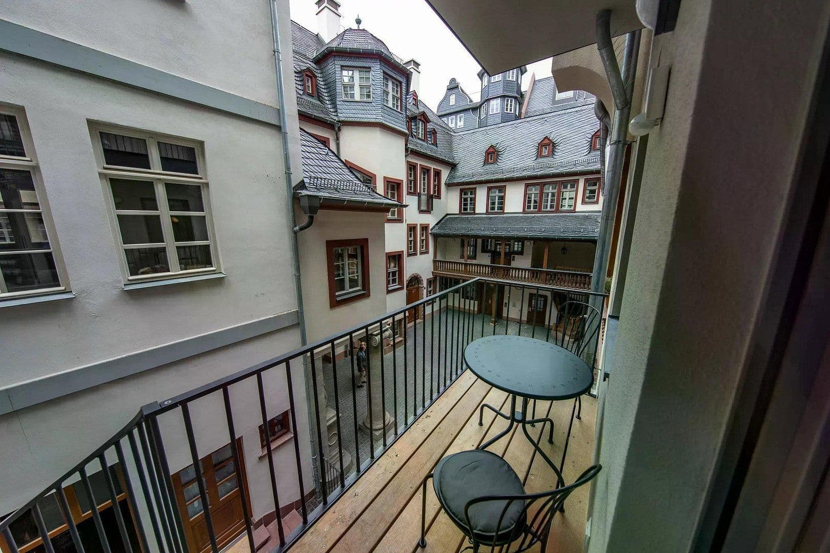 Prenájom bytu 4-izbový 112 m², Braubachstraße 27, Frankfurt, Hesensko Prenájom bytu 4-izbový 112 m², Braubachstraße 27, Frankfurt, Hesensko