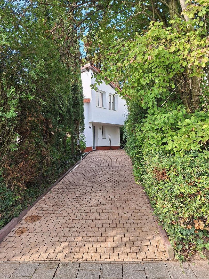 Predaj domu 210 m², pozemok 1.451 m², Am Kirschberg 29, Worms, Porýnie-Falcko Predaj domu 210 m², pozemok 1.451 m², Am Kirschberg 29, Worms, Porýnie-Falcko