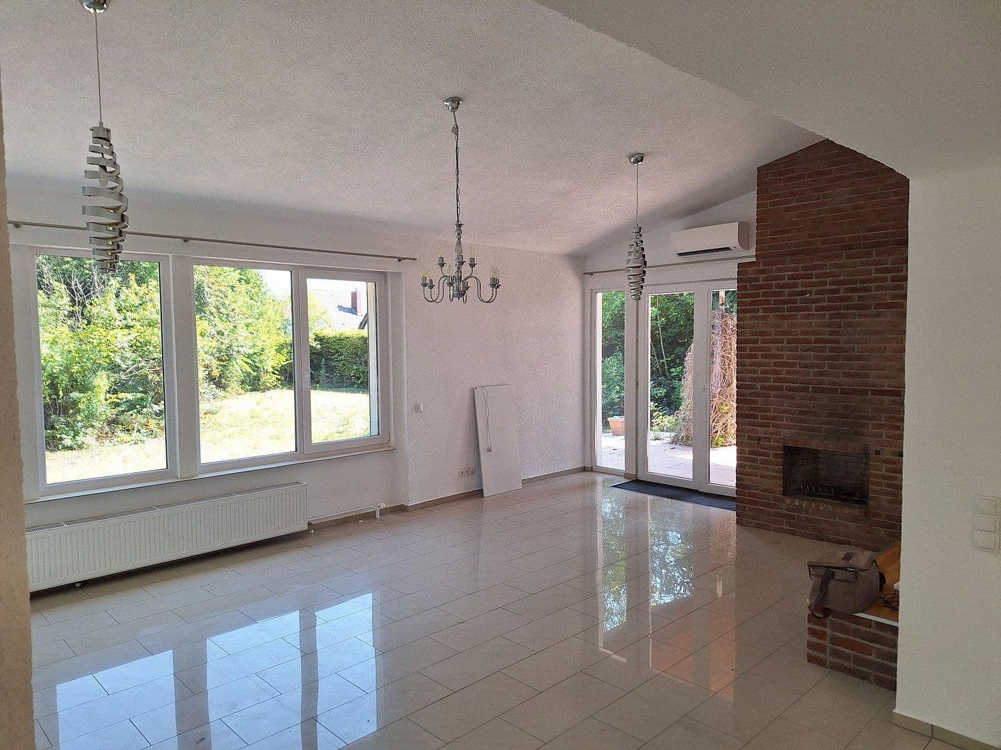 Predaj domu 210 m², pozemok 1.451 m², Am Kirschberg 29, Worms, Porýnie-Falcko Predaj domu 210 m², pozemok 1.451 m², Am Kirschberg 29, Worms, Porýnie-Falcko