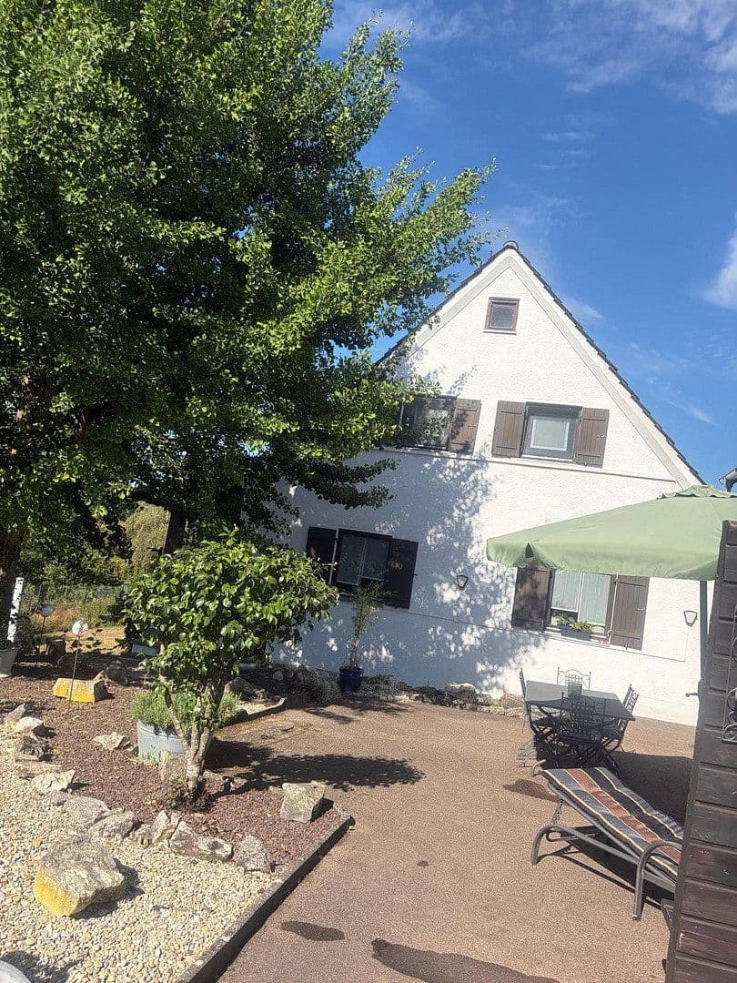 Predaj domu 175 m², pozemok 1.797 m², St.-Martin-Str. 20, Daiting, Bavorsko Predaj domu 175 m², pozemok 1.797 m², St.-Martin-Str. 20, Daiting, Bavorsko