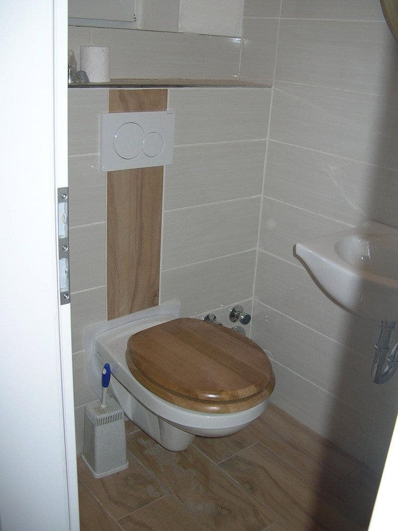 Prenájom bytu 2-izbový 70 m², Karlsruhe, Bádensko-Wurttembersko Prenájom bytu 2-izbový 70 m², Karlsruhe, Bádensko-Wurttembersko