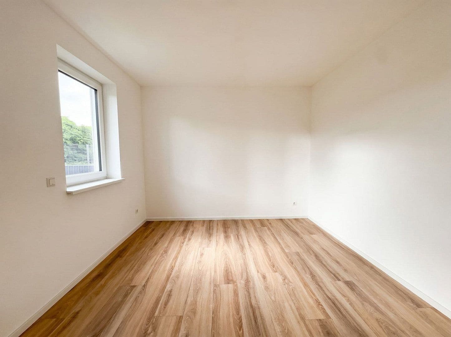 Prenájom bytu 3-izbový 96 m², Jockgrim, Porýnie-Falcko Prenájom bytu 3-izbový 96 m², Jockgrim, Porýnie-Falcko