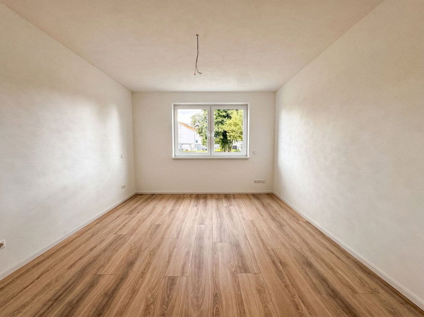 Prenájom bytu 3-izbový 96 m², Jockgrim, Porýnie-Falcko Prenájom bytu 3-izbový 96 m², Jockgrim, Porýnie-Falcko