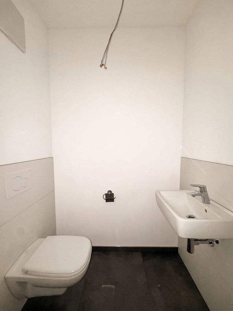 Prenájom bytu 3-izbový 96 m², Jockgrim, Porýnie-Falcko Prenájom bytu 3-izbový 96 m², Jockgrim, Porýnie-Falcko