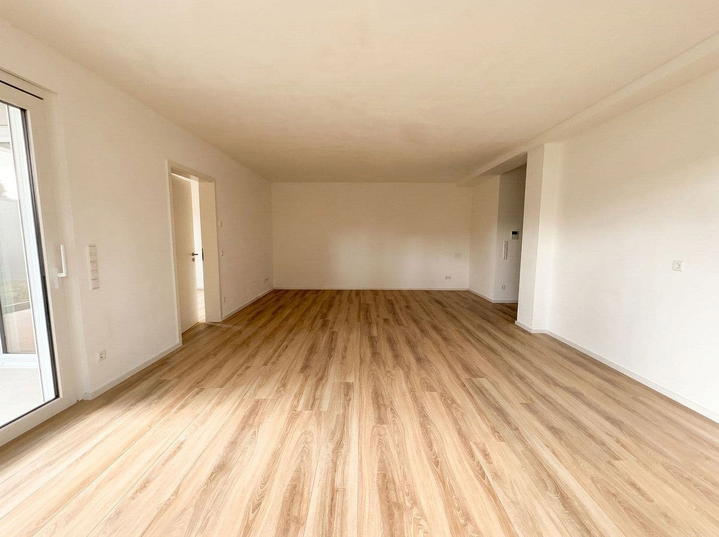 Prenájom bytu 3-izbový 96 m², Jockgrim, Porýnie-Falcko Prenájom bytu 3-izbový 96 m², Jockgrim, Porýnie-Falcko