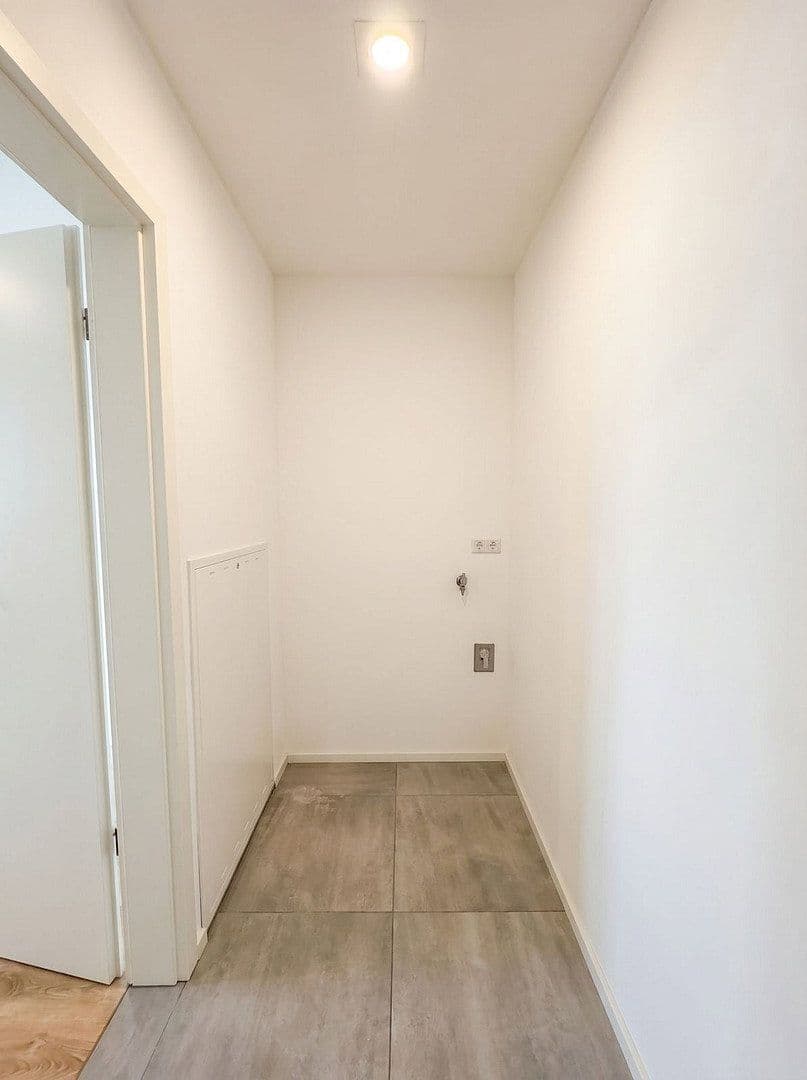 Prenájom bytu 3-izbový 96 m², Jockgrim, Porýnie-Falcko Prenájom bytu 3-izbový 96 m², Jockgrim, Porýnie-Falcko