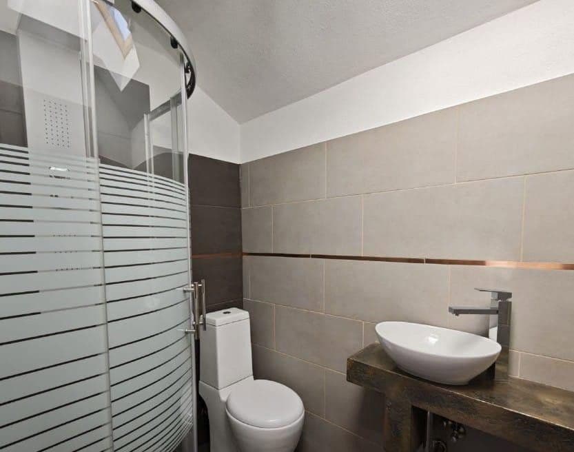 Predaj domu 404 m², pozemok 416 m², Tiefenbronn, Bádensko-Wurttembersko Predaj domu 404 m², pozemok 416 m², Tiefenbronn, Bádensko-Wurttembersko