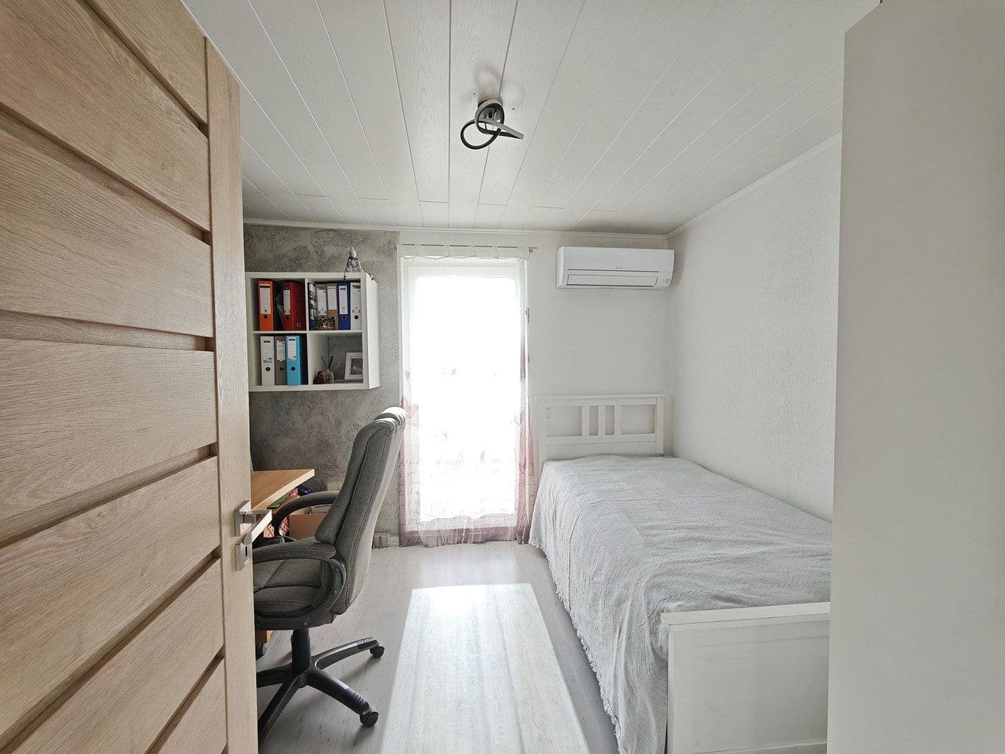 Predaj domu 404 m², pozemok 416 m², Tiefenbronn, Bádensko-Wurttembersko Predaj domu 404 m², pozemok 416 m², Tiefenbronn, Bádensko-Wurttembersko