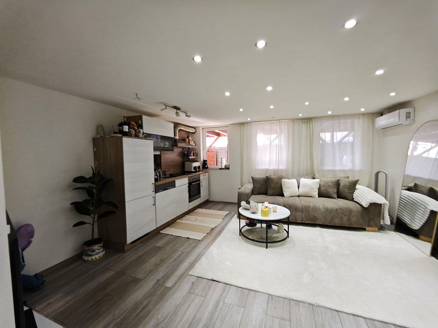 Predaj domu 404 m², pozemok 416 m², Tiefenbronn, Bádensko-Wurttembersko Predaj domu 404 m², pozemok 416 m², Tiefenbronn, Bádensko-Wurttembersko