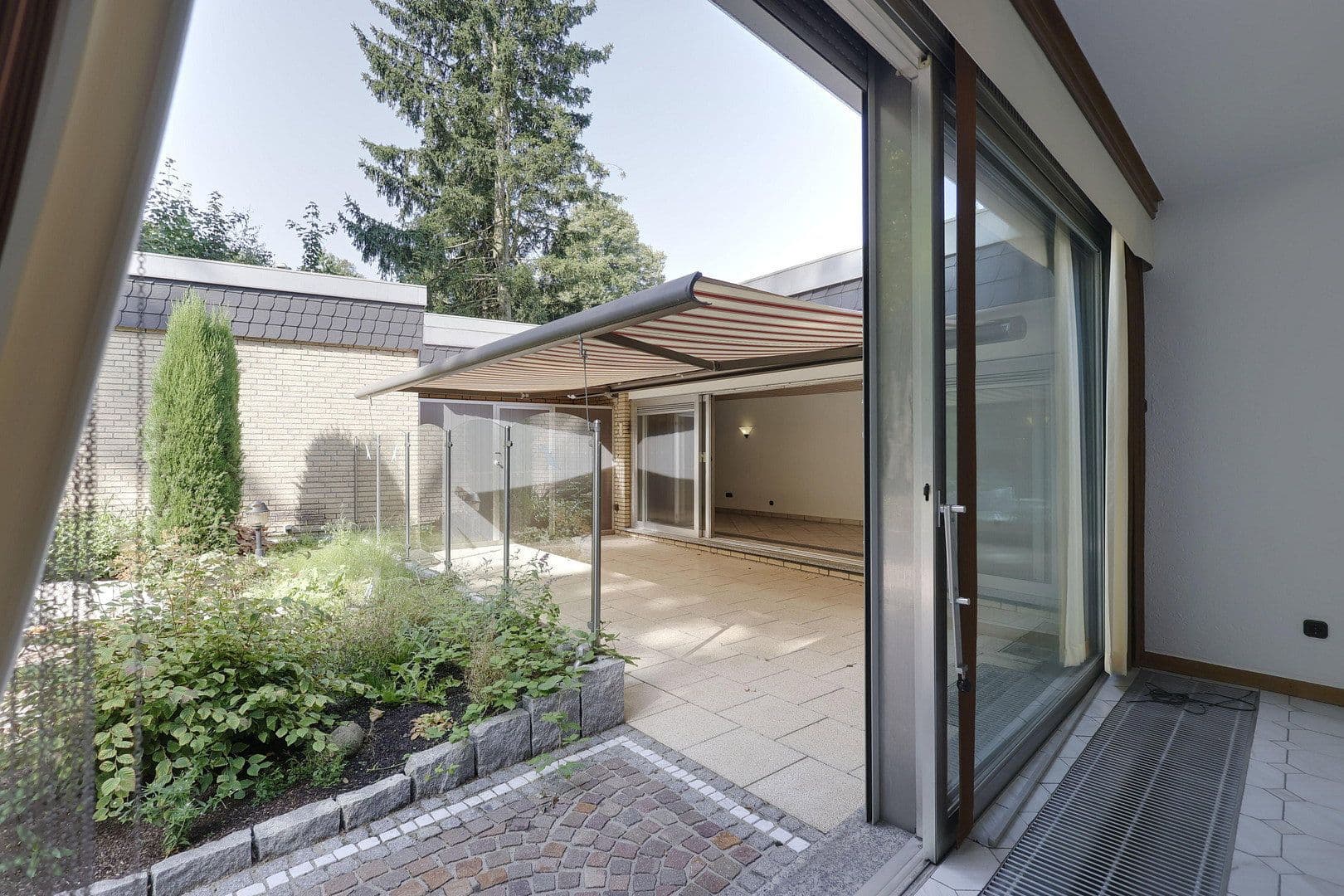 Predaj domu 190 m², pozemok 800 m², Duisburg, Severné Porýnie - Westfálsko Predaj domu 190 m², pozemok 800 m², Duisburg, Severné Porýnie - Westfálsko